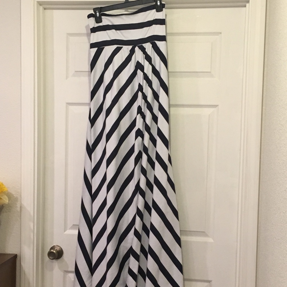 Jessica Simpson maternity dress